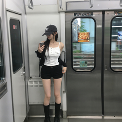 ノースリーブ 【カップ付き】ボタンスクエアスリムキャミソール WHITE