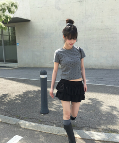 【シュシュ付き】ドットスリム半袖Tシャツ GREY