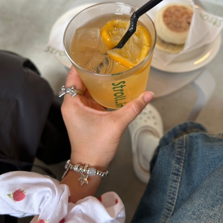 Infinite U レディース ファインキュートスターチャームブレスレット 925スターリングシルバー ハンドチェーン 調節可能 シルバー　並行輸入品 Infinite U レディース ファインキュートスターチャームブレスレット