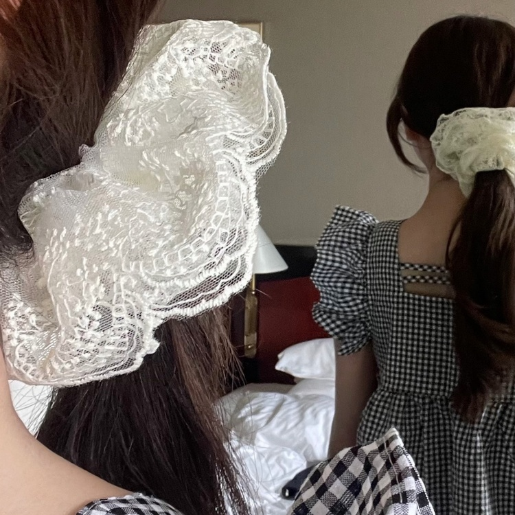 레이스 빅 스크런치 아이보리