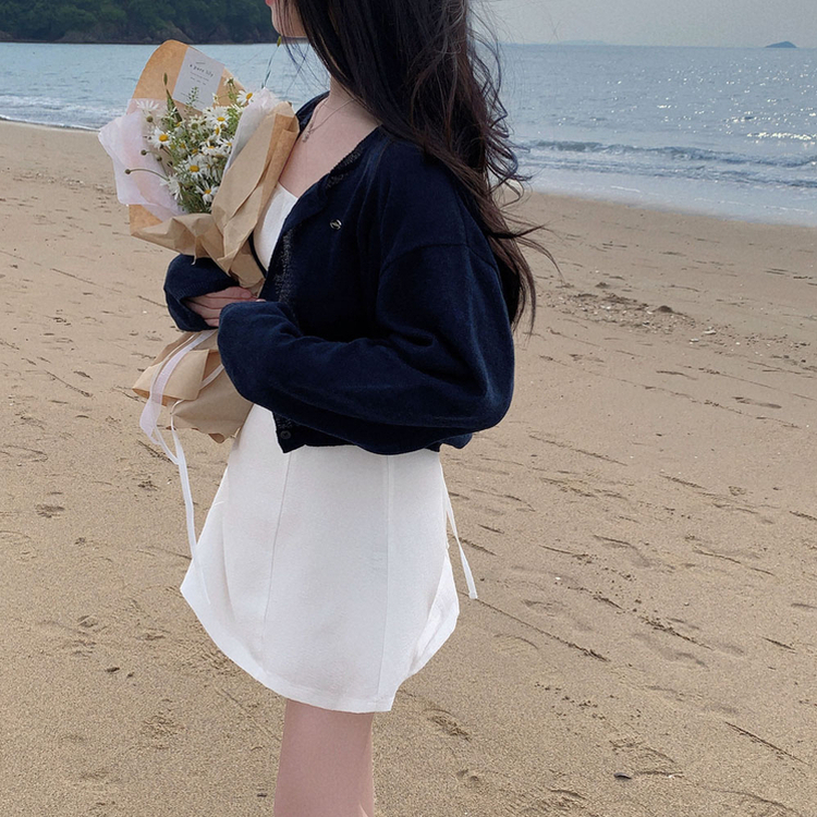 가볍고 시원한쿨썸머 린넨 팬던트 아방핏 크롭 가디건 네이비