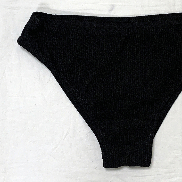 【3pc カップ付き】シャーリングスカートビキニ
