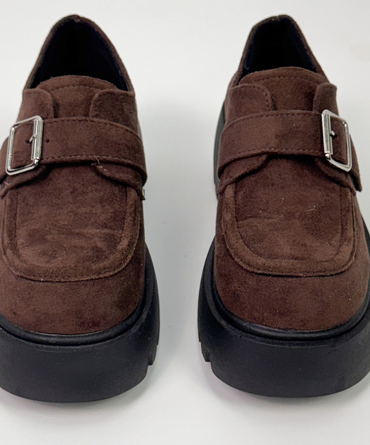 ベルトバックル厚底ローファー