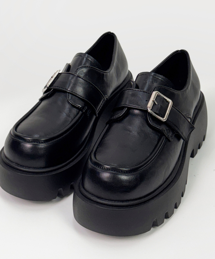 ベルトバックル厚底ローファー