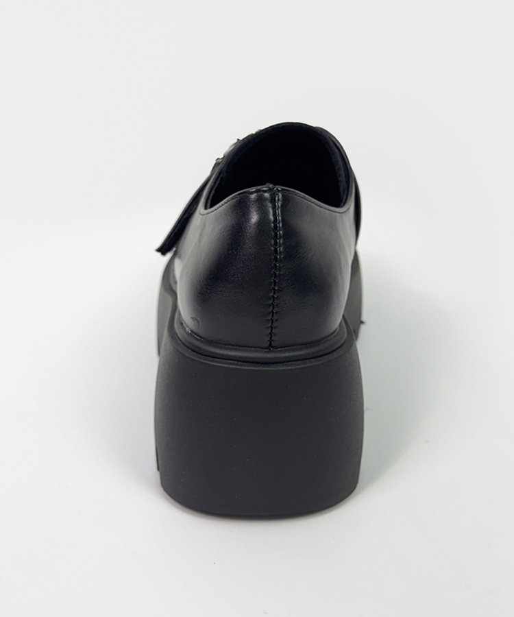 ベルトバックル厚底ローファー