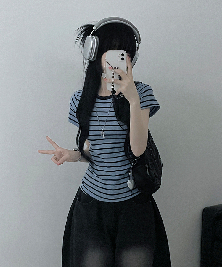 마일드단가라배색슬림핏반팔티셔츠 소라