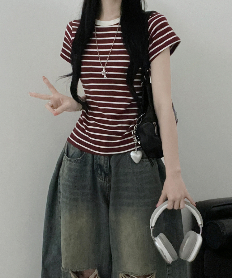 마일드단가라배색슬림핏반팔티셔츠 와인