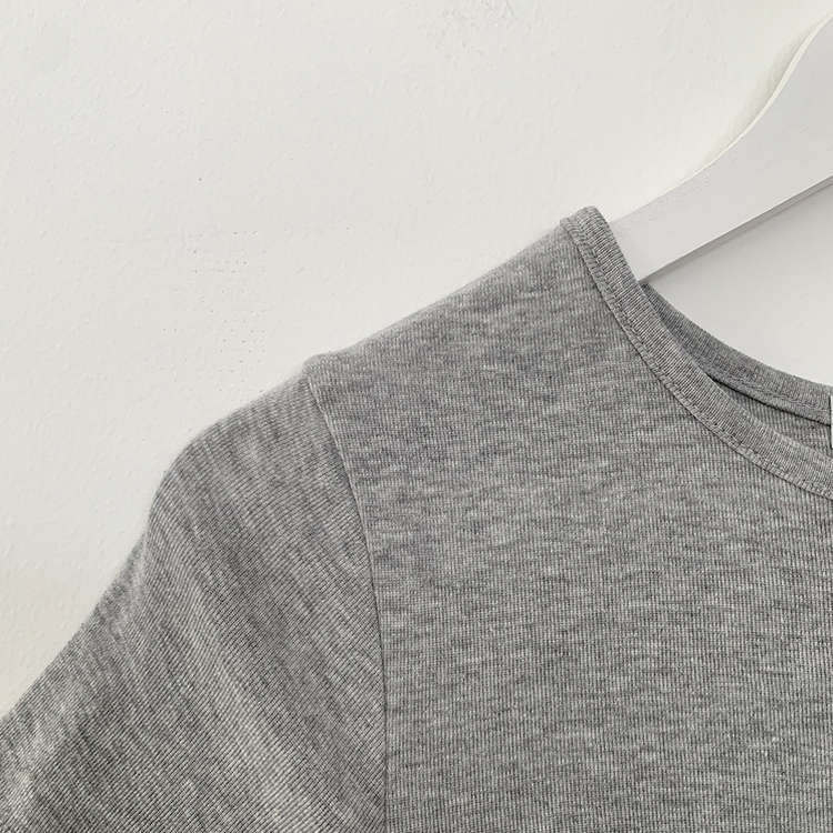 サイドシャーリングスリムフィット半袖Tシャツ