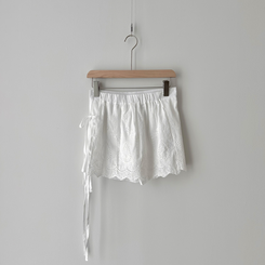 パンチングストラップミニスカートパンツ