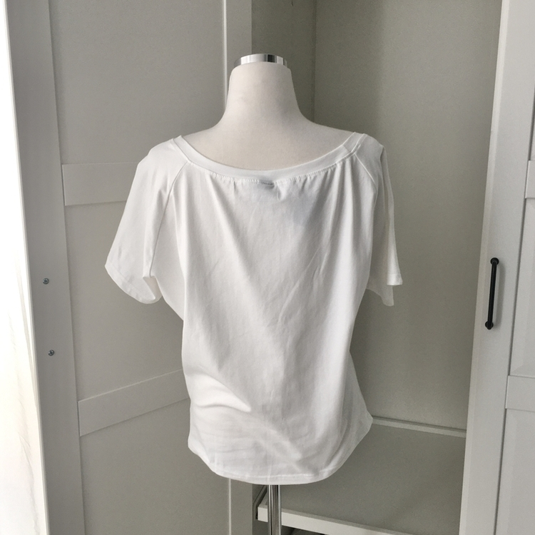 オフショルダーセミクロップ半袖Tシャツ