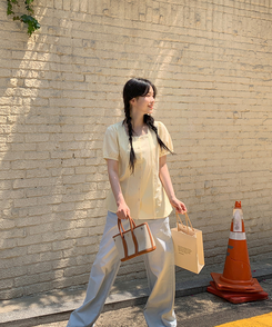 ブラウス スクエアアイレットブラウス BUTTER YELLOW