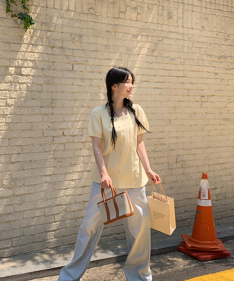 スクエアアイレットブラウス BUTTER YELLOW