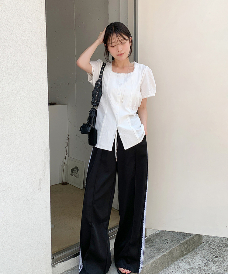 スクエアアイレットブラウス IVORY
