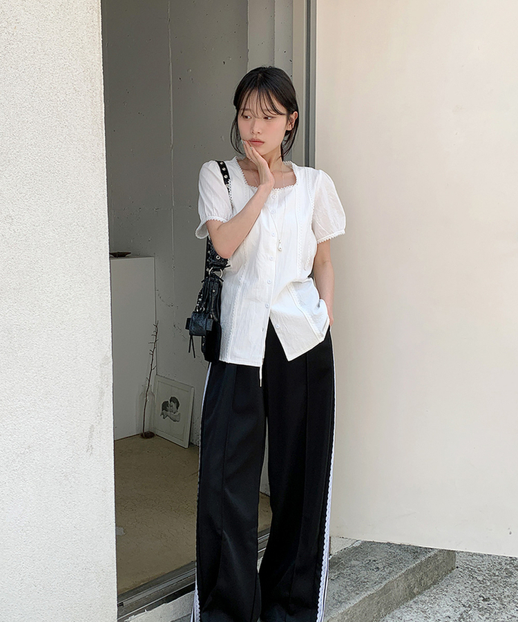 スクエアアイレットブラウス IVORY