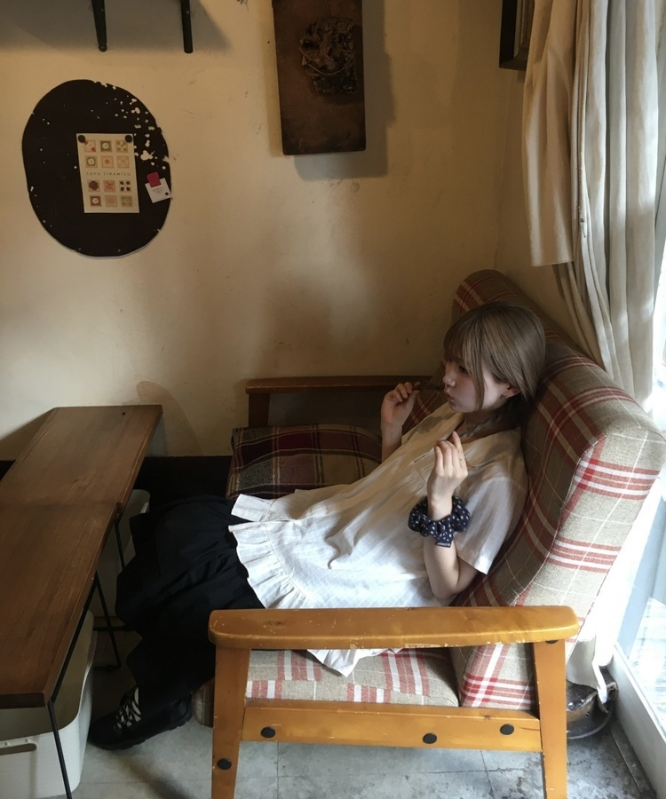 クルーネックフリルブラウス WHITE