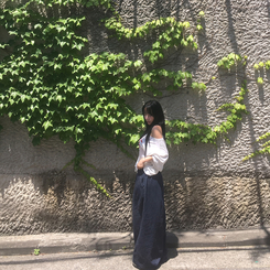 半袖Tシャツ アメリカンワンオフショルダー半袖Tシャツ IVORY