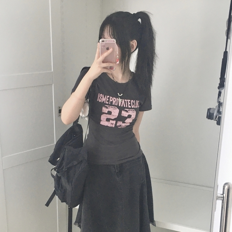 허리잘록 옆셔링 빈티지 23 넘버 레터링 유넥 슬림핏 반팔티셔츠 먹색
