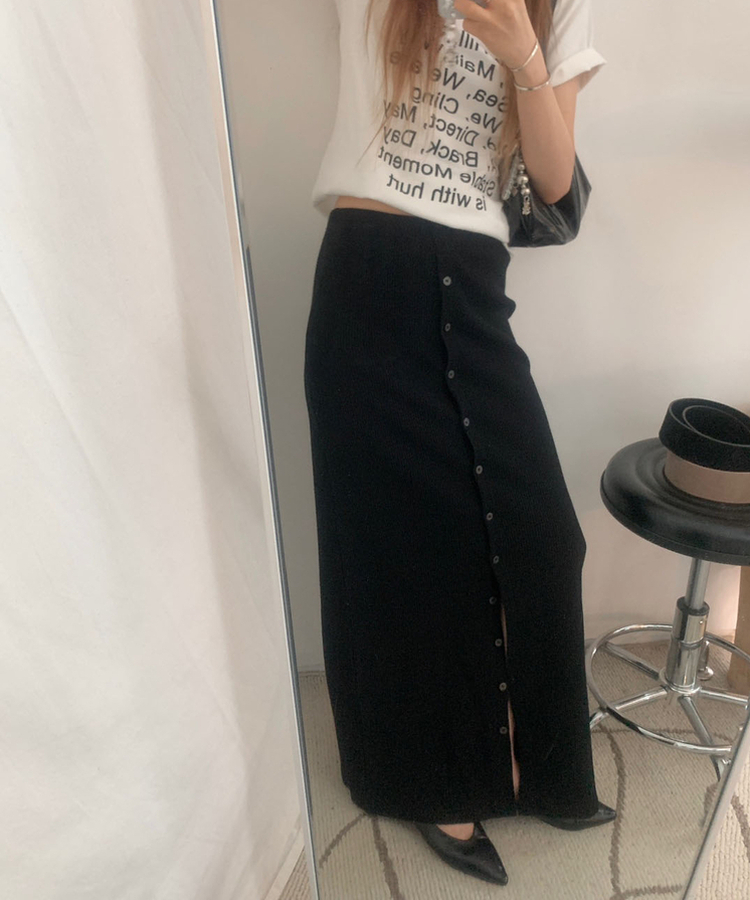 スリットボタンカットロングスカート BLACK