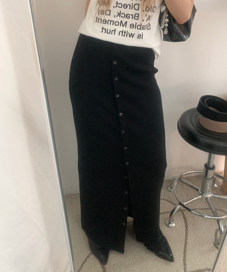 スリットボタンカットロングスカート BLACK
