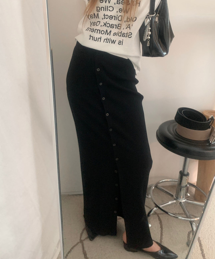 スリットボタンカットロングスカート BLACK