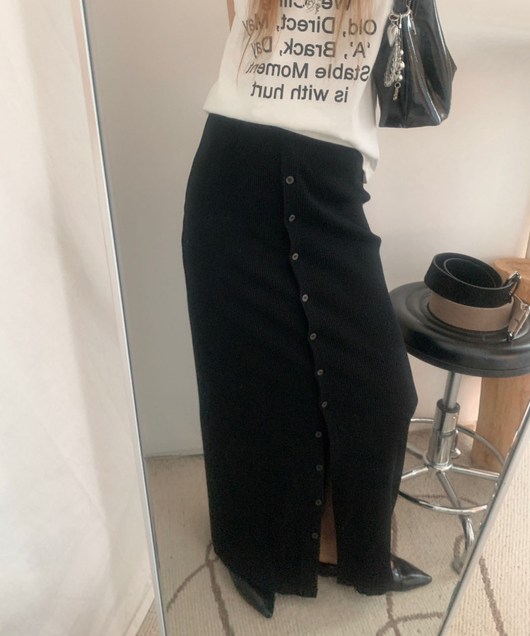 スリットボタンカットロングスカート BLACK
