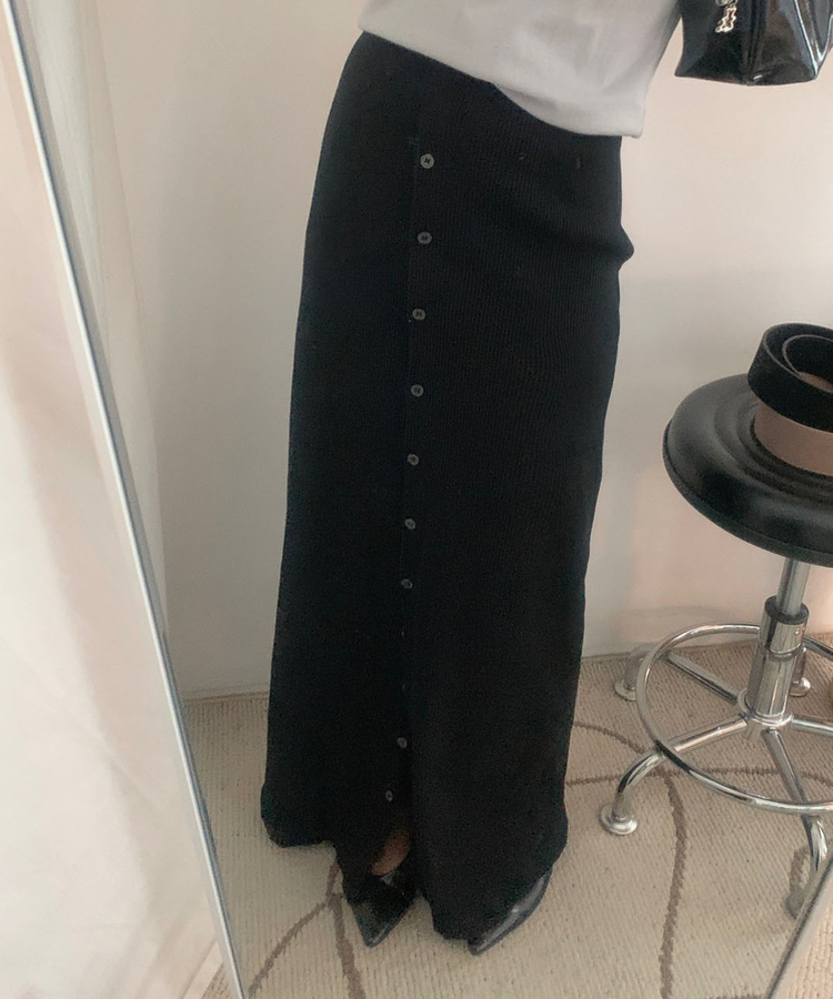 スリットボタンカットロングスカート BLACK