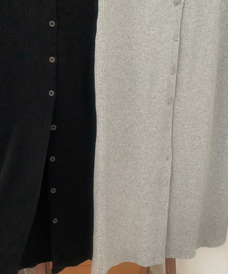 スリットボタンカットロングスカート