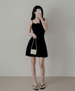 Aラインノースリーブワンピース BLACK