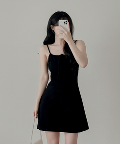 Aラインノースリーブワンピース BLACK