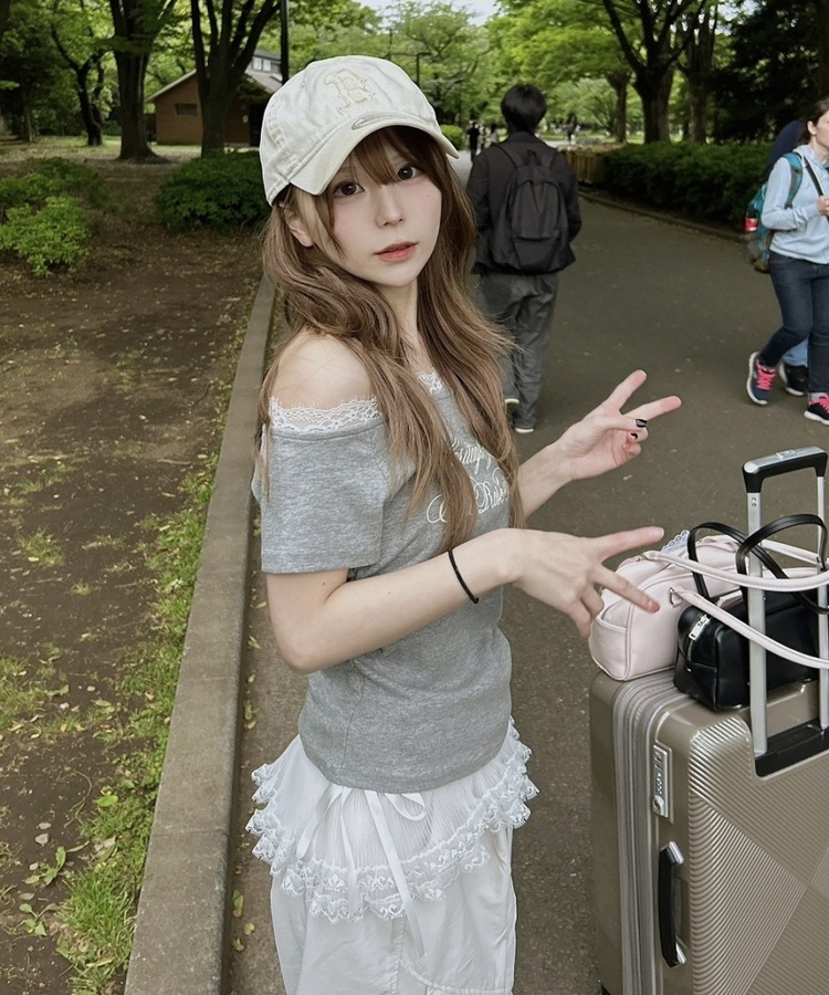 半袖Tシャツ レースレタリングTシャツ