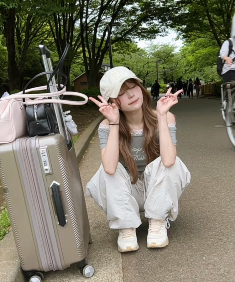 半袖Tシャツ レースレタリングTシャツ