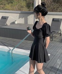モノキニ ャーリングパフワンピーススイムウェア BLACK