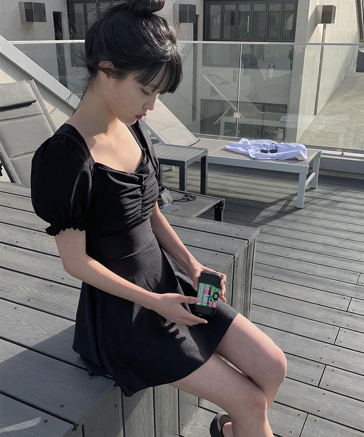 ャーリングパフワンピーススイムウェア BLACK