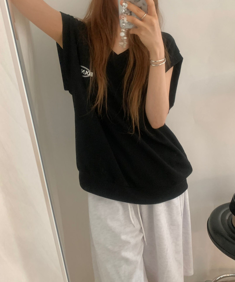 Vネックベスト BLACK