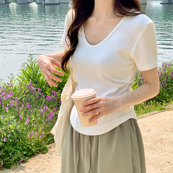 半袖Tシャツ ジェーン スリムフィット サイドシャーリング Uネック 半袖Tシャツ IVORY