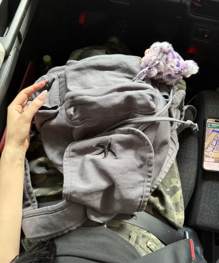 刺繍ポイントバックパック GRAY