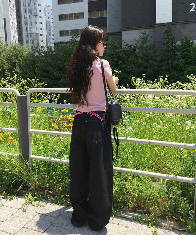 미론 핑크 레터링 생지 벌룬 와이드 팬츠 흑청