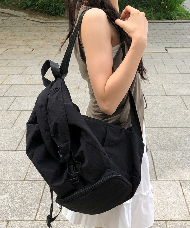ハート刺繍ナイロンストリングバックパック BLACK
