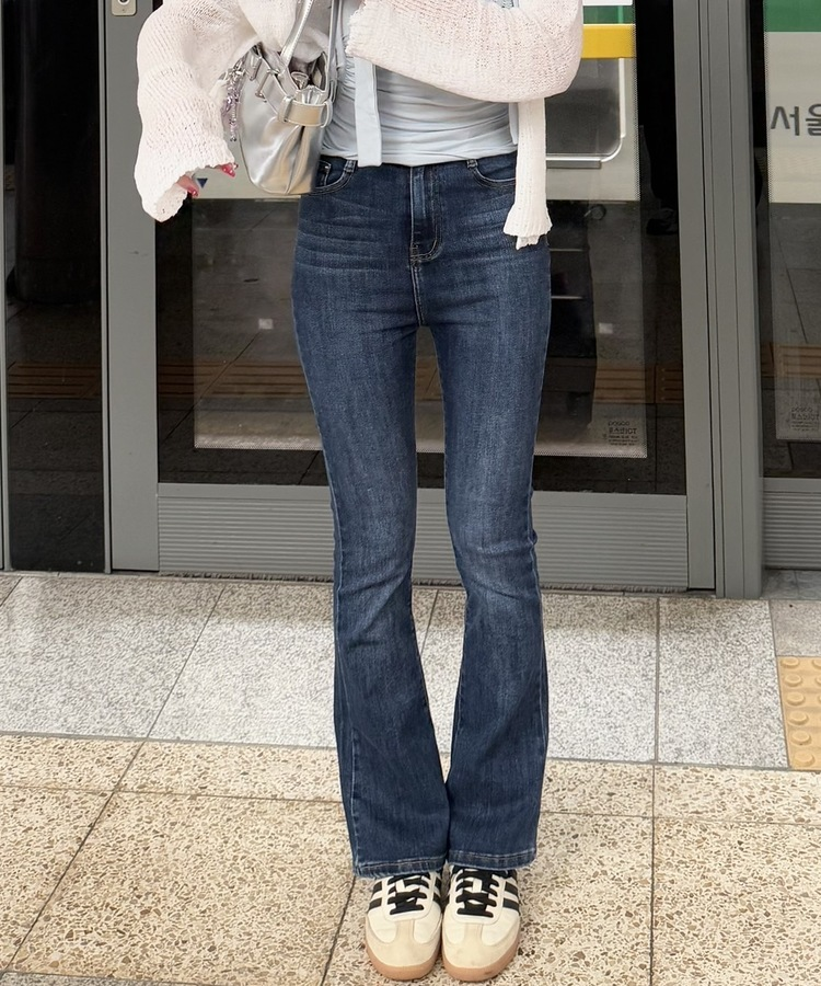 【単独パンツ❤️特価】ブーツカットデニムパンツ DARK BLUE