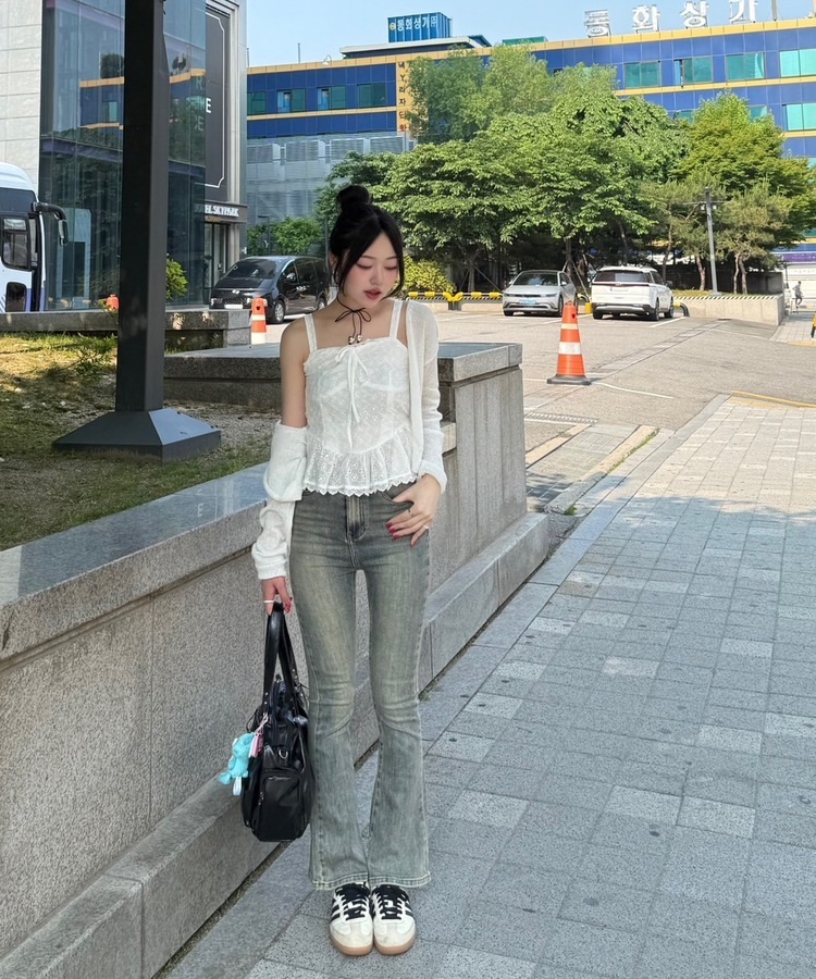 【単独パンツ❤️特価】ブーツカットデニムパンツ LIGHT BLUE