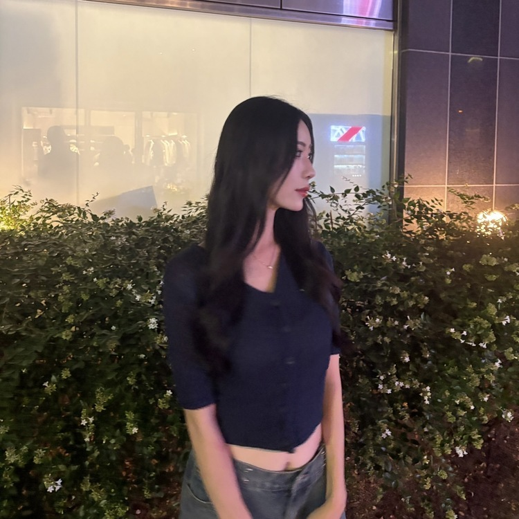 팬던트 은장 부클 가디건 곤색