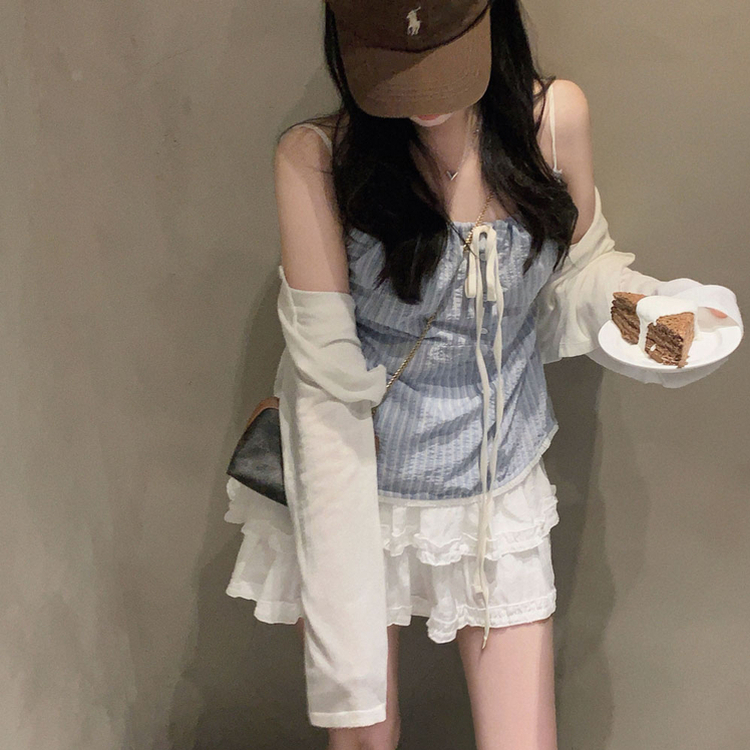 타르트 셔링 끈나시 버튼 스트라이프 나시 슬리브리스 세미크롭 블라우스 소라