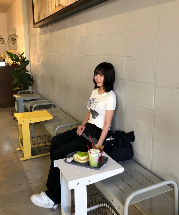 STS68735 四つ葉のクローバーTシャツ 半袖Tシャツ - SONA