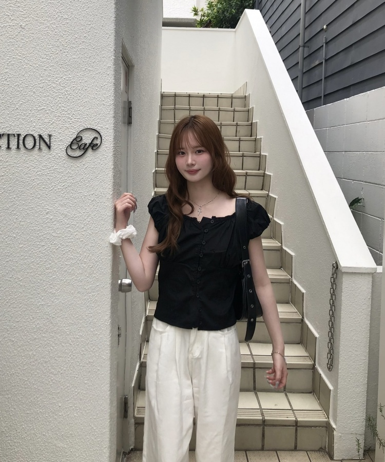 [뮤즈] 핀턱 프릴 나시 블랙