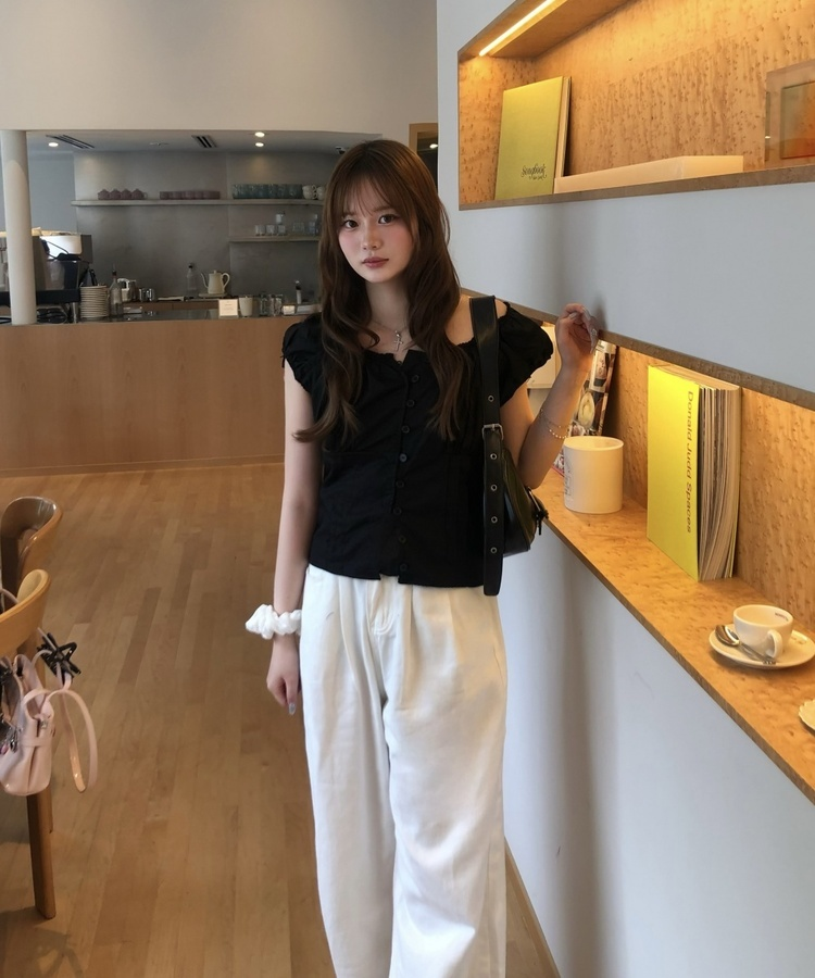 [뮤즈] 핀턱 프릴 나시 블랙