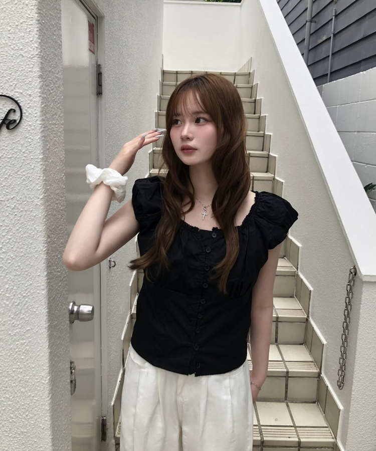 [뮤즈] 핀턱 프릴 나시 블랙