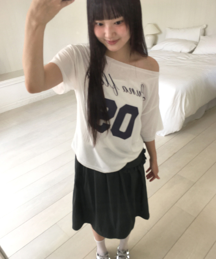 ワンオフショルダープリンティング半袖Tシャツ IVORY