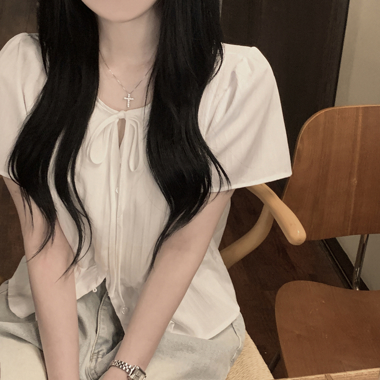 달라붙지 않는 시원한 여름 프릴 반팔 루즈핏 블라우스 화이트 소라 블랙 직장인룩 하객룩 아이보리