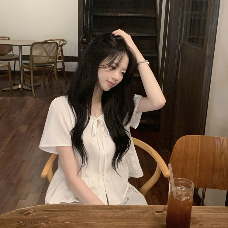 달라붙지 않는 시원한 여름 프릴 반팔 루즈핏 블라우스 화이트 소라 블랙 직장인룩 하객룩 아이보리