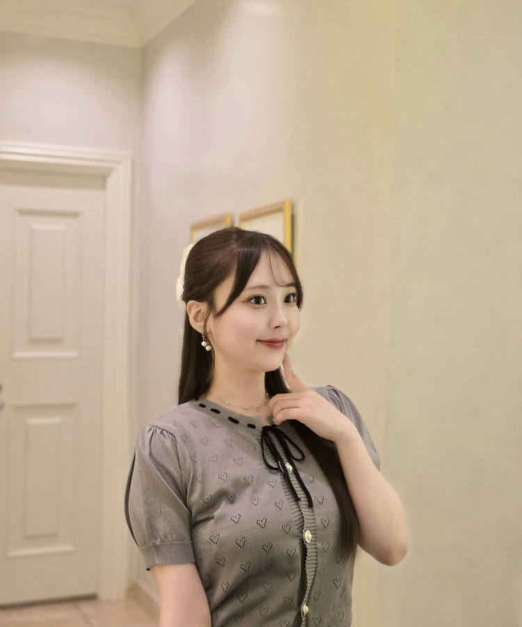 하트 펀칭 리본 반팔 가디건 그레이